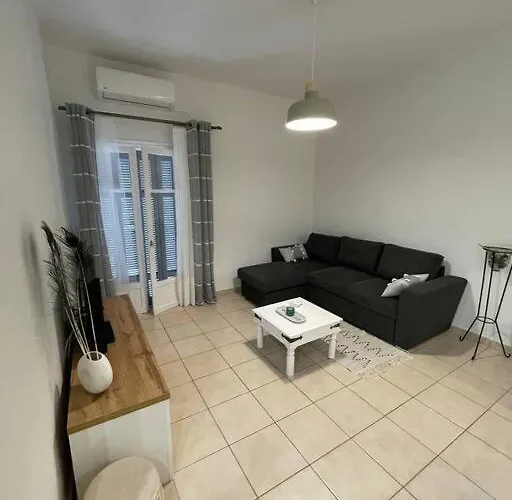 Alekas Cozy Apartment *