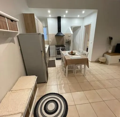 Alekas Cozy Apartment *