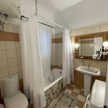 Alekas Cozy * Corfu (city)