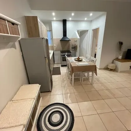 Alekas Cozy Apartament *